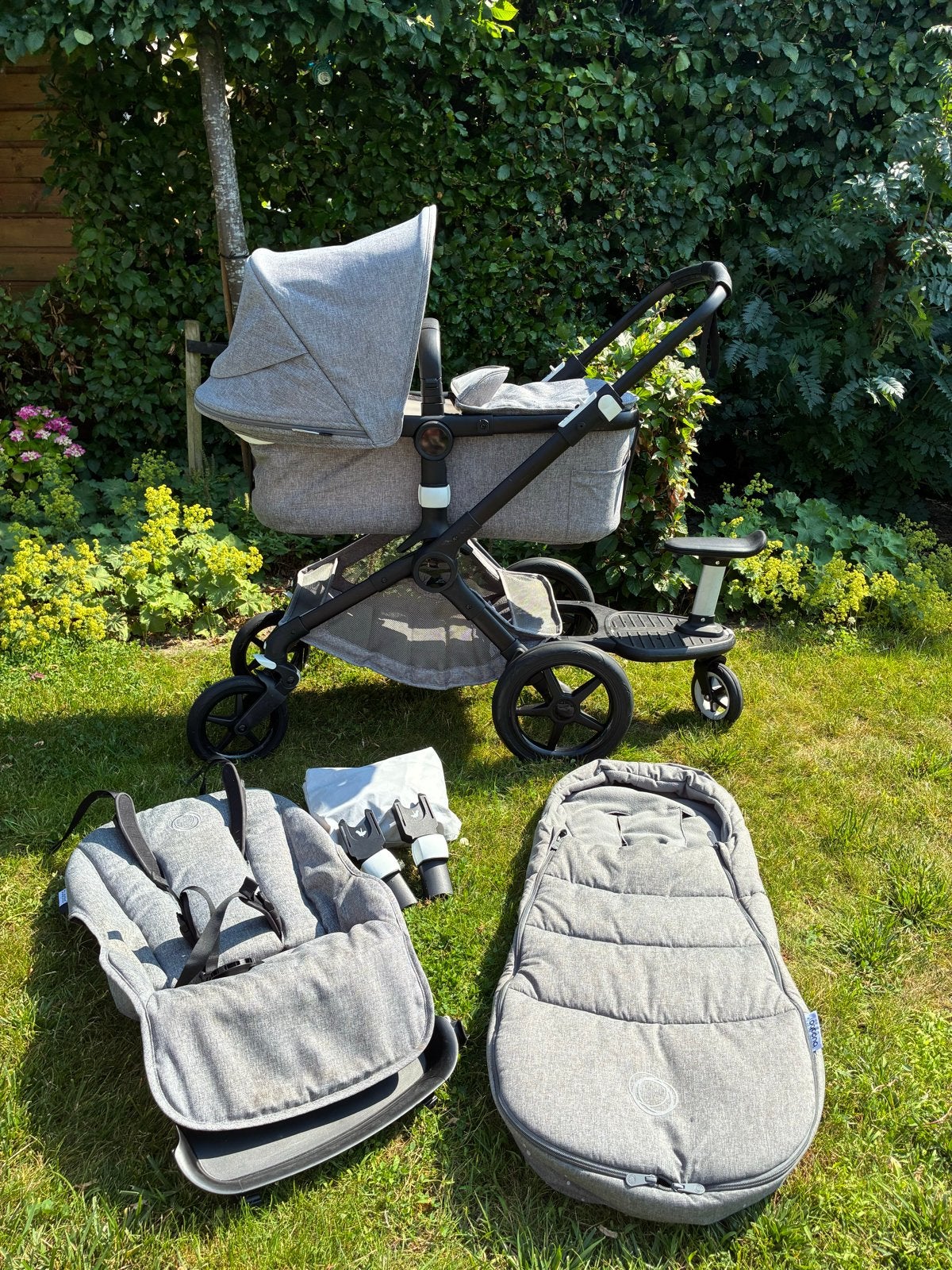 Bugaboo Fox 2 kinderwagen met stoel, wieg en accessoires, Ophalen, Bugaboo, Zo goed als nieuw, Combiwagen