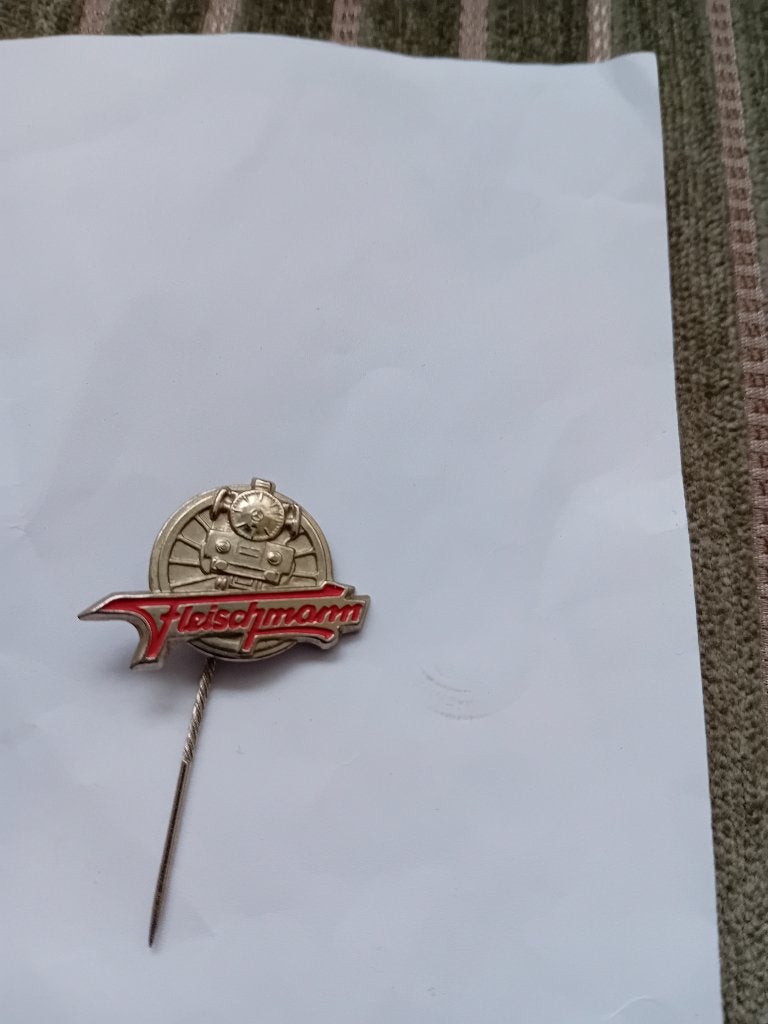 Pin - FLEISCHMANN, Verzamelen, Ophalen of Verzenden, Zo goed als nieuw, Merk, Speldje of Pin