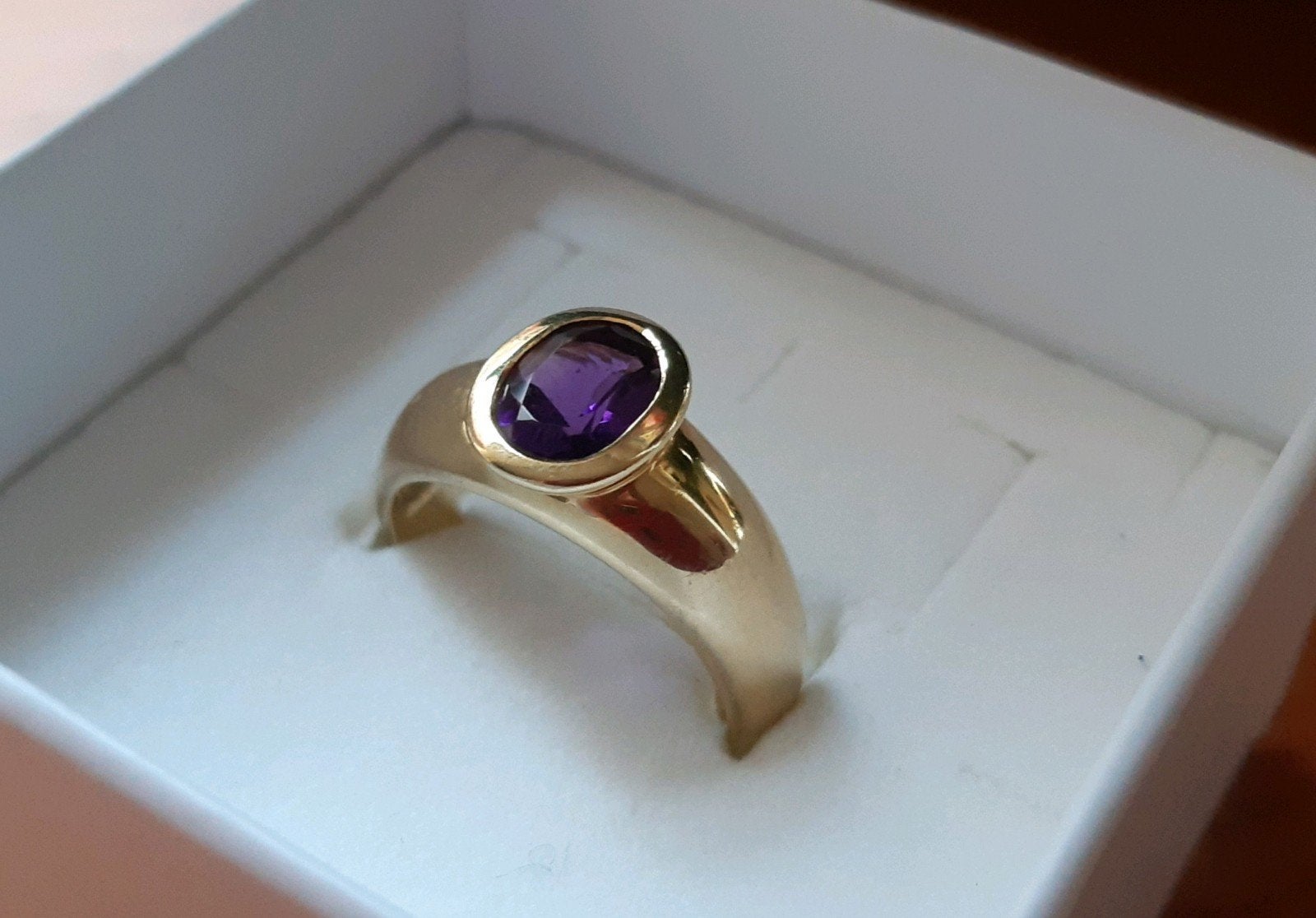 14 karaat gouden ring met amethist, Verzenden, Paars, Zo goed als nieuw, 17 tot 18
