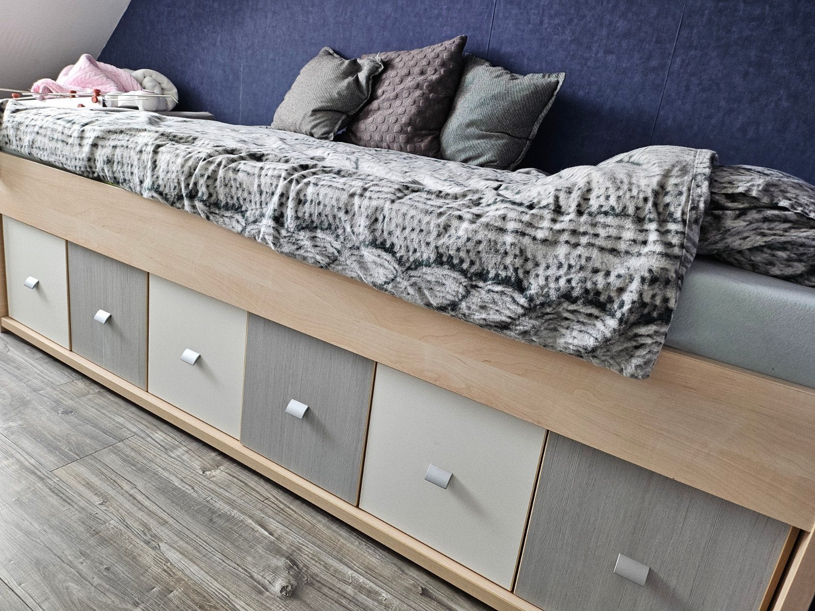 Eenpersoonsbed 90x200 met stevige lades, Huis en Inrichting, Slaapkamer | Bedden, Ophalen
