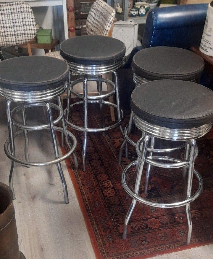 Vintage barkrukken, Ophalen
