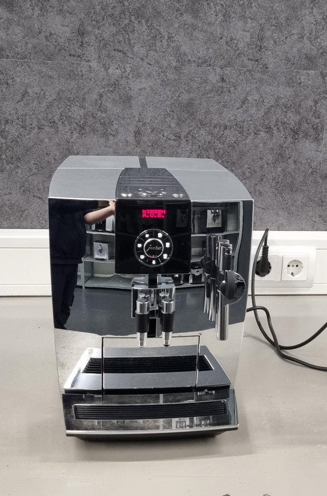 Jura J9.2 Chrome MET GARANTIE EN SERVICEBEURT, Afneembaar waterreservoir, 10 kopjes of meer, Ophalen of Verzenden, Gemalen koffie