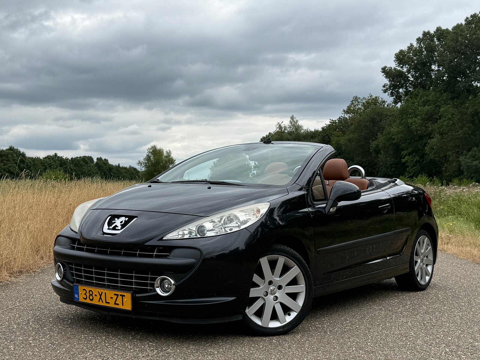 Peugeot 207CC 2007/Nieuwe APK/Airco/Stoelverwarming/, Auto's, Peugeot, Zwart, Leder, Bruin, Particulier