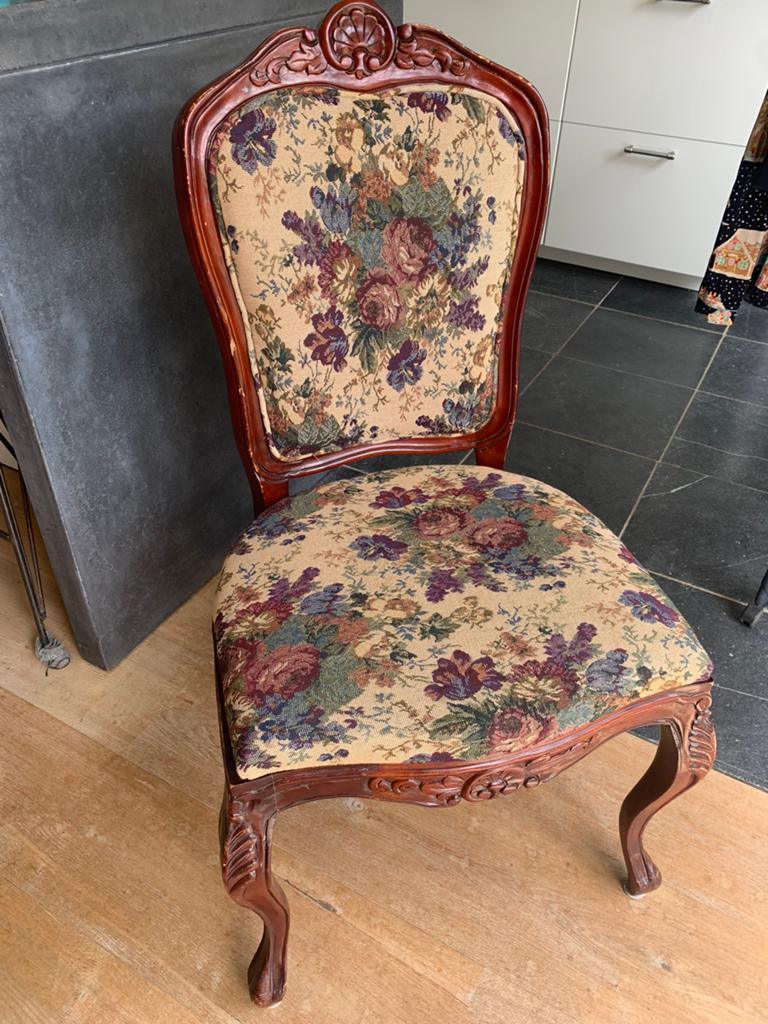 Vintage stoel met geborduurde bloemen motief, Ophalen
