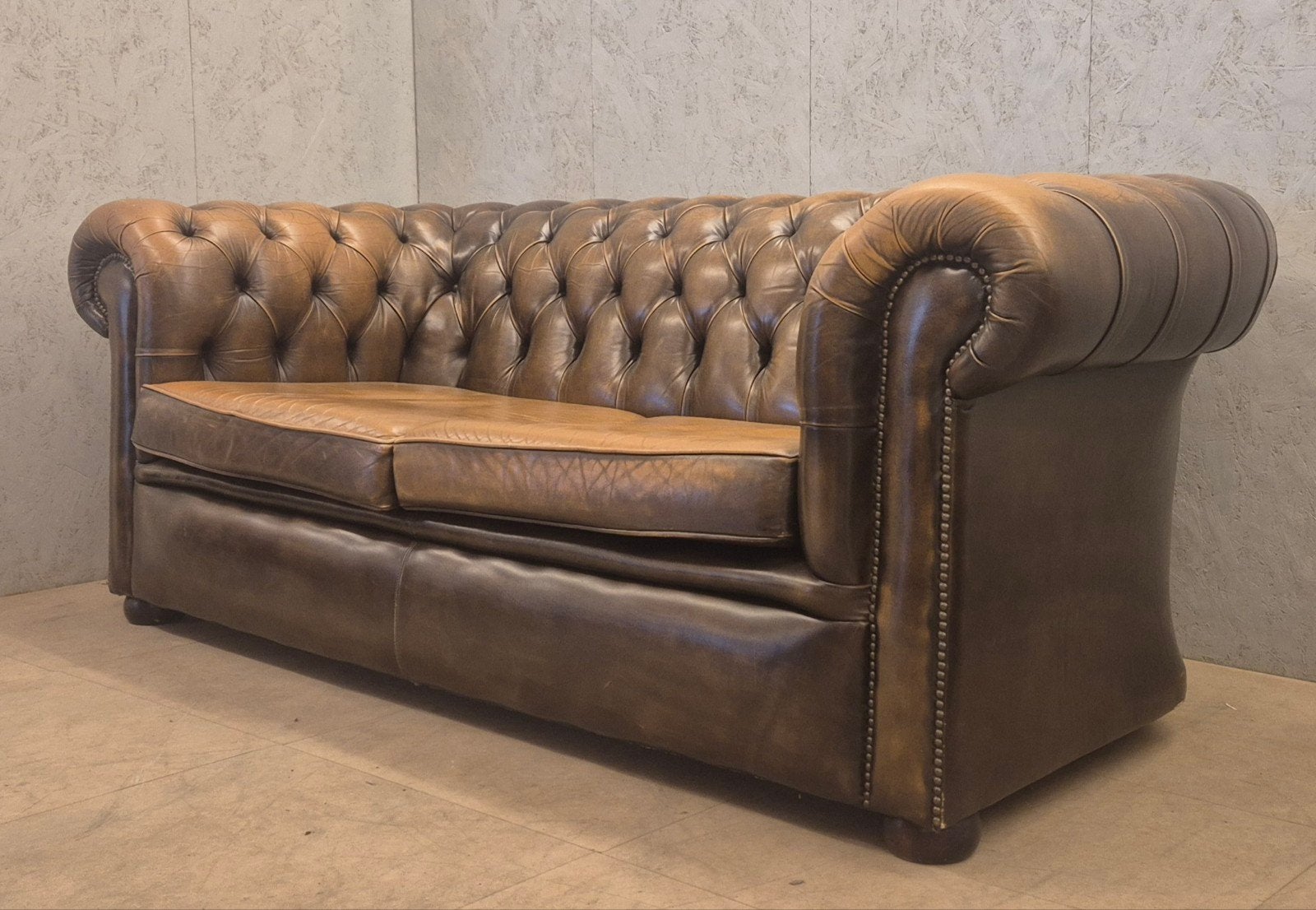 Originele Engelse Chesterfield 2-zitsbank van Salvale Design, Ophalen, Gebruikt, 125 cm of meer, Salvale Designs Ltd.