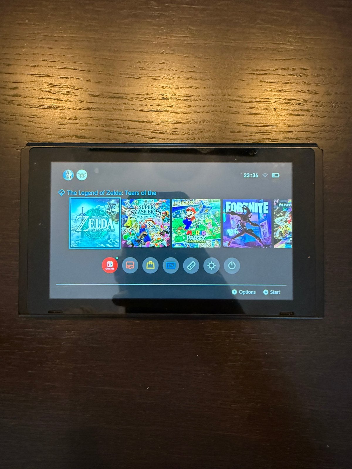 Nintendo switch unpatched incl joycons en accessoires, Spelcomputers en Games, Ophalen of Verzenden, Zo goed als nieuw, Met 2 controllers