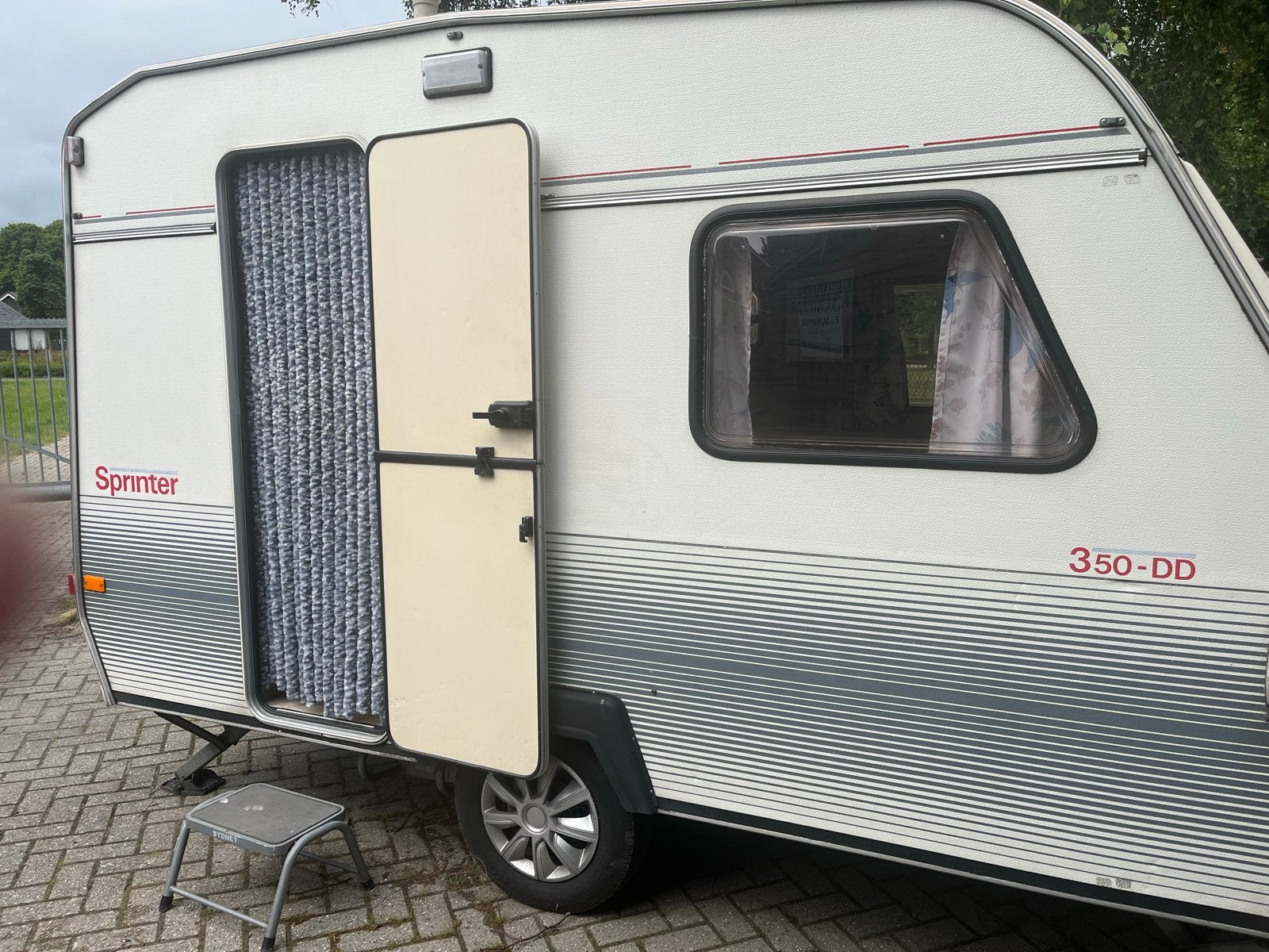Compacte 2 persoons caravan met luifel !, Caravans en Kamperen, Vast bed, Treinzit, Particulier, 4 tot 5 meter