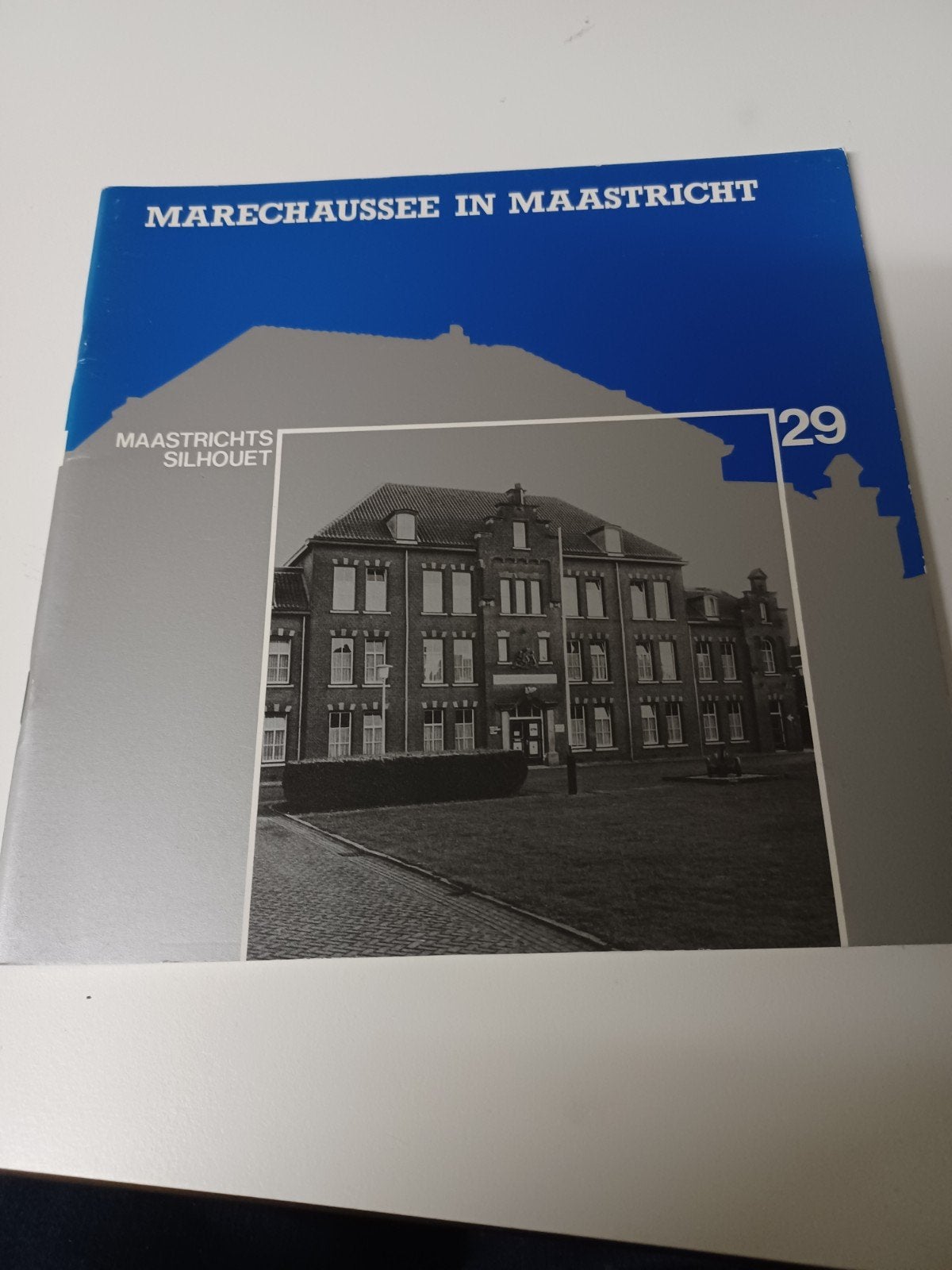 Marechaussee in Maastricht - Maastrichts Silhouet 29, Boeken, Ophalen of Verzenden, 20e eeuw of later, Gelezen, Onbekend