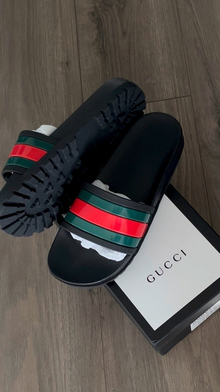 Gucci slippers maat 46 ongedragen, Ophalen of Verzenden, Nieuw, Zwart, Slippers