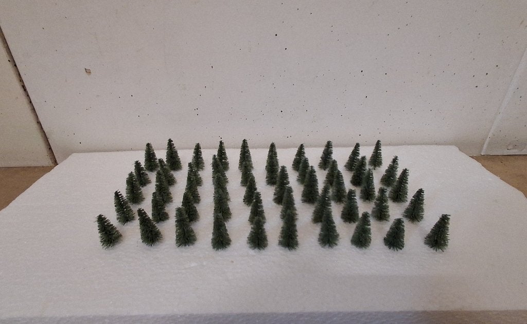 80 Kleine boompjes voor Z of N Spoor., Wisselstroom, Nieuw, Märklin, Natuur