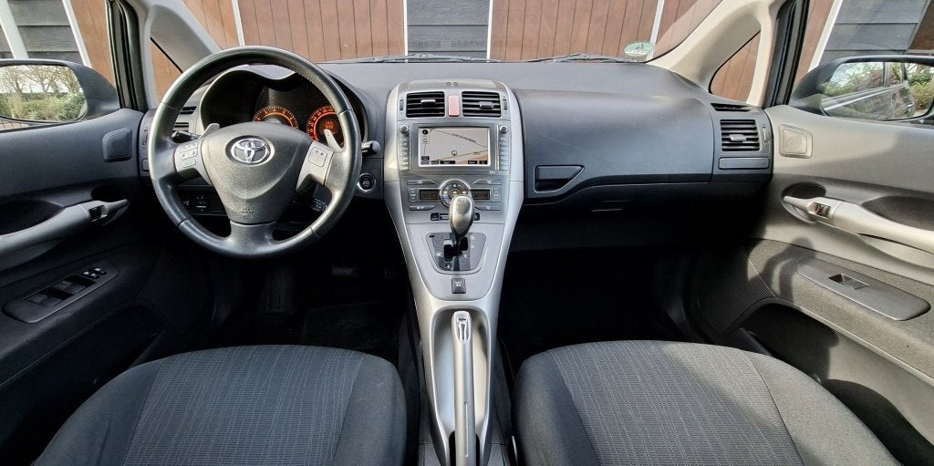Toyota Auris 1.6-16V Luna Bns, | LEZEN | Trekhaak | Automaat, Gebruikt, 4 cilinders, 1240 kg, Automatische klimaatregeling