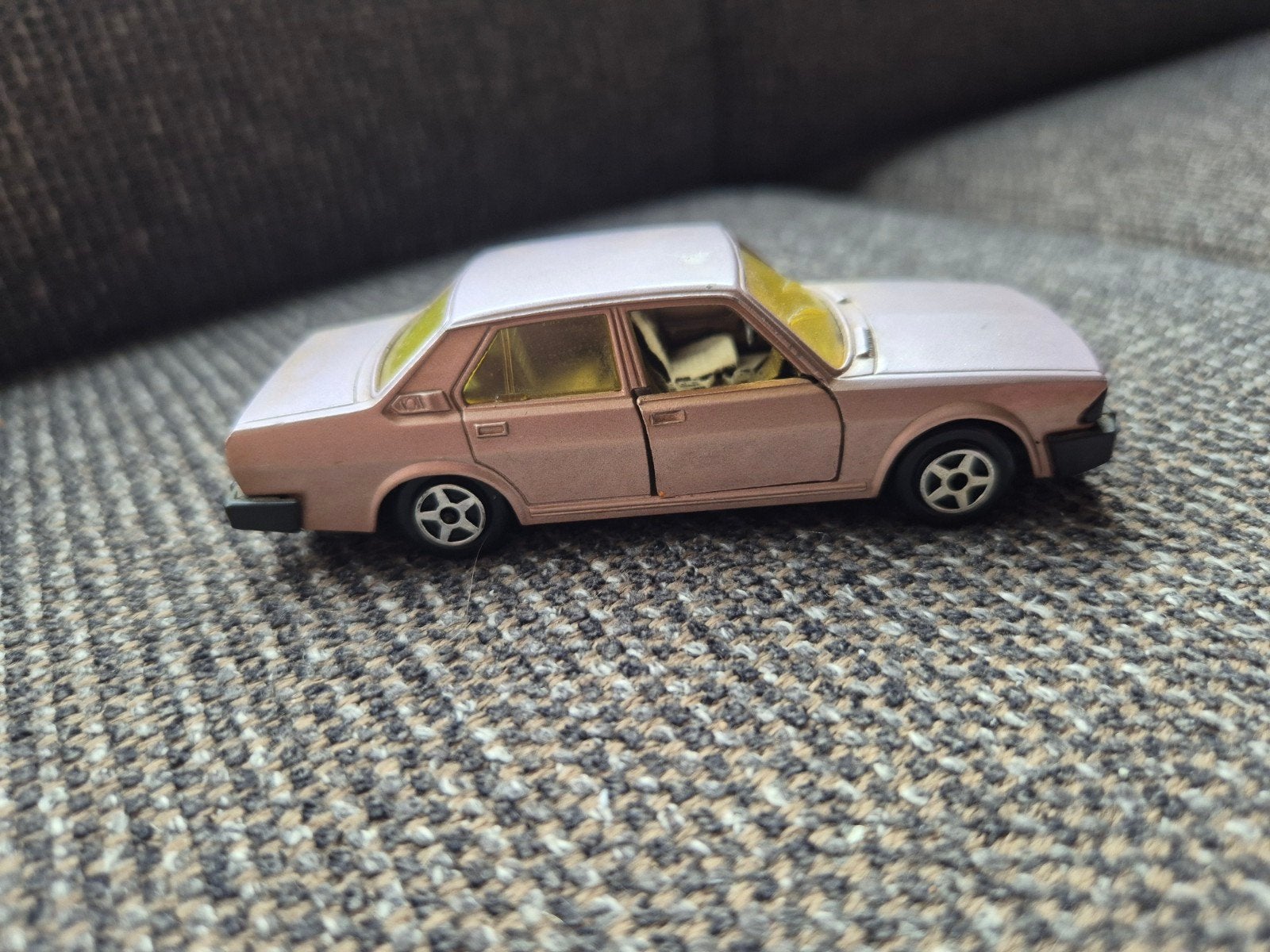 Norev Alfa 6 Antraciet Bronskleurig Modelauto, Hobby en Vrije tijd, Ophalen of Verzenden