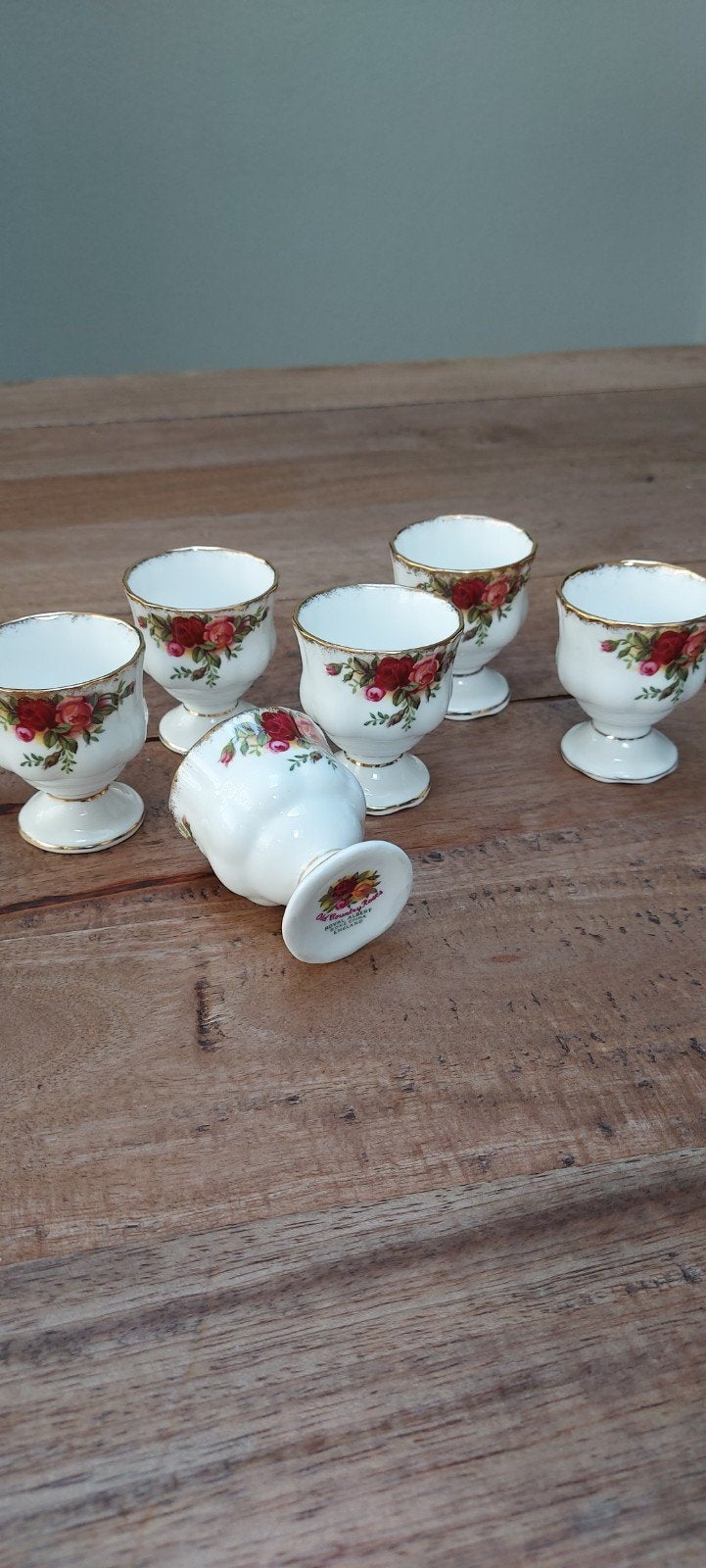 Set van 6 Royal Albert Old Country Roses eierdopjes, Klassiek, Overige typen, Ophalen of Verzenden, Zo goed als nieuw