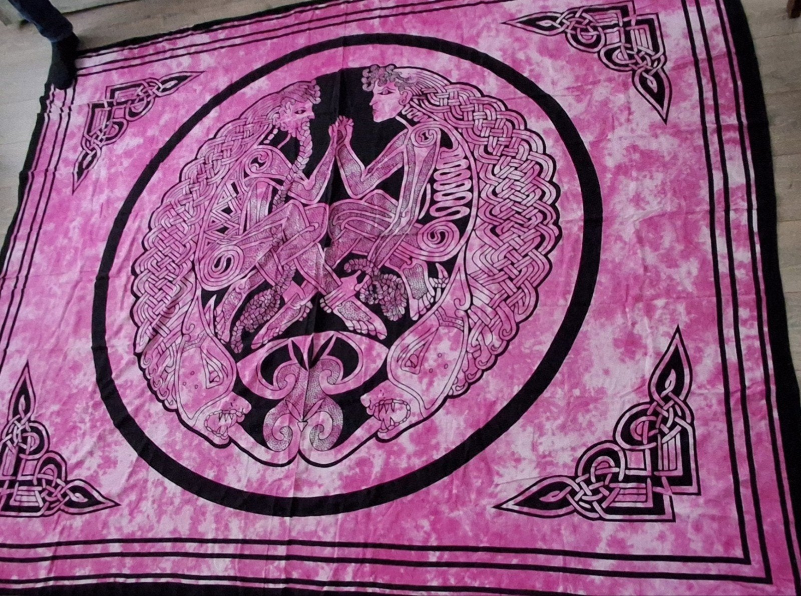 Wandkleed / Tafellaken Roze Keltisch Design 240x200cm, Overige stijlen, Roze, Ophalen of Verzenden, Zo goed als nieuw