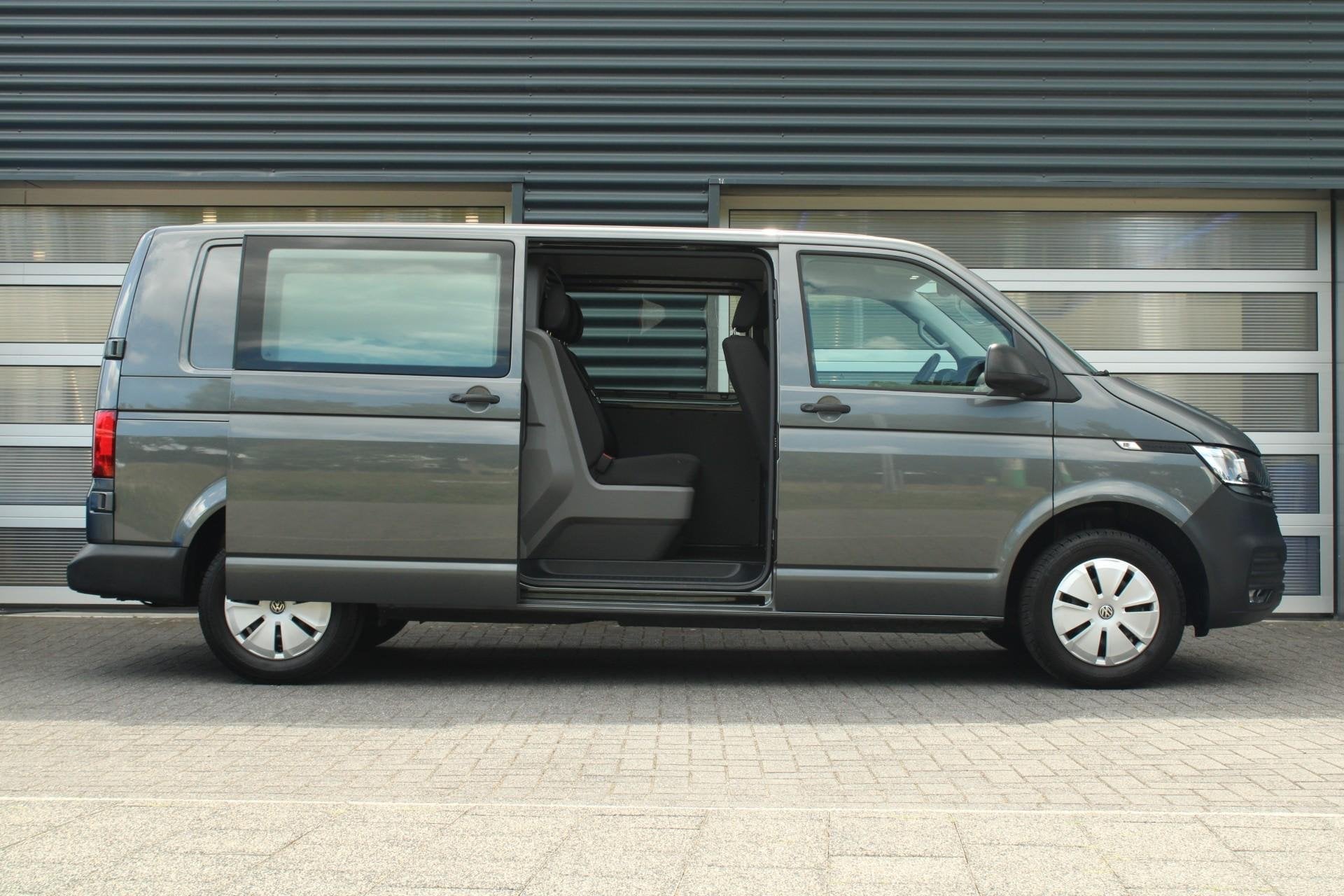 Volkswagen Transporter 2.0 TDI 150pk L2H1 30 DC Comfortline, Auto's, 12 maanden, Stof, Gebruikt, 4 cilinders