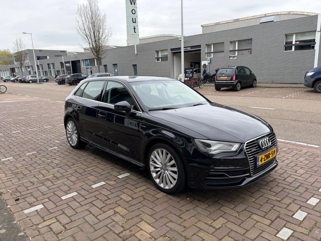 Audi A3 Sportback e-tron (plug-in hybride), Auto's, Audi, Zwart, 4 cilinders, 150 pk, Zwart