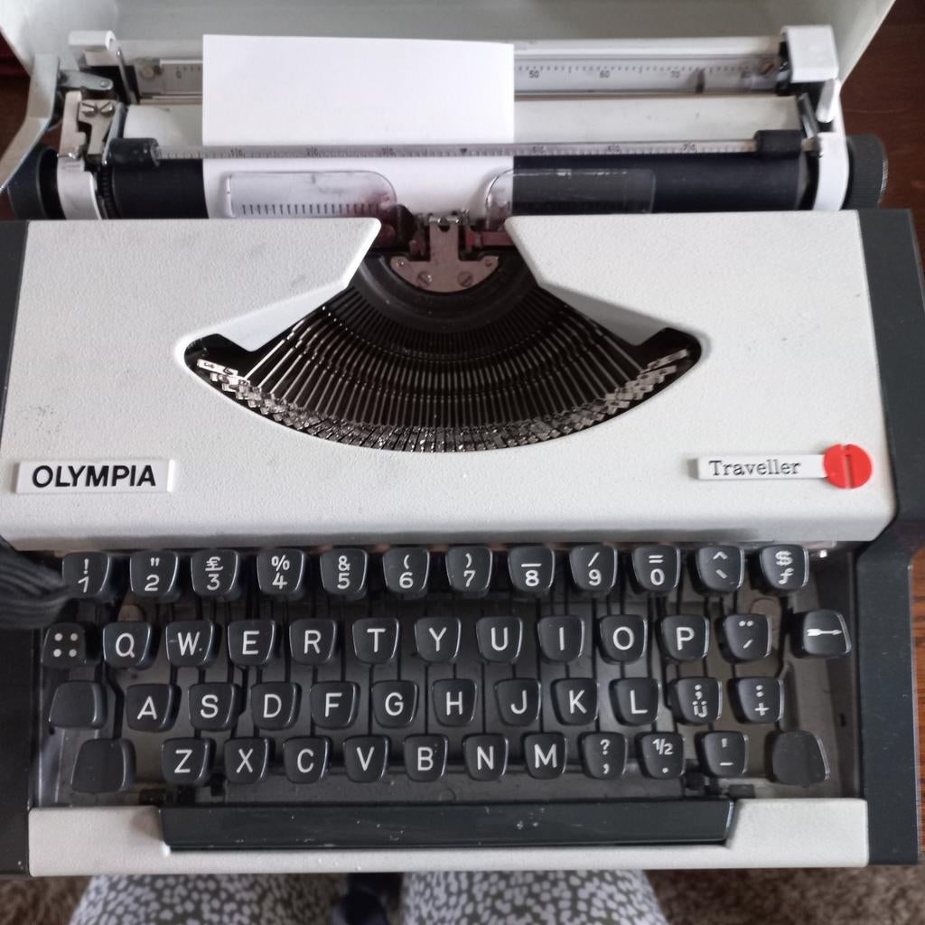 Vintage reistypmachine Olympia., Diversen, Typemachines, Ophalen of Verzenden