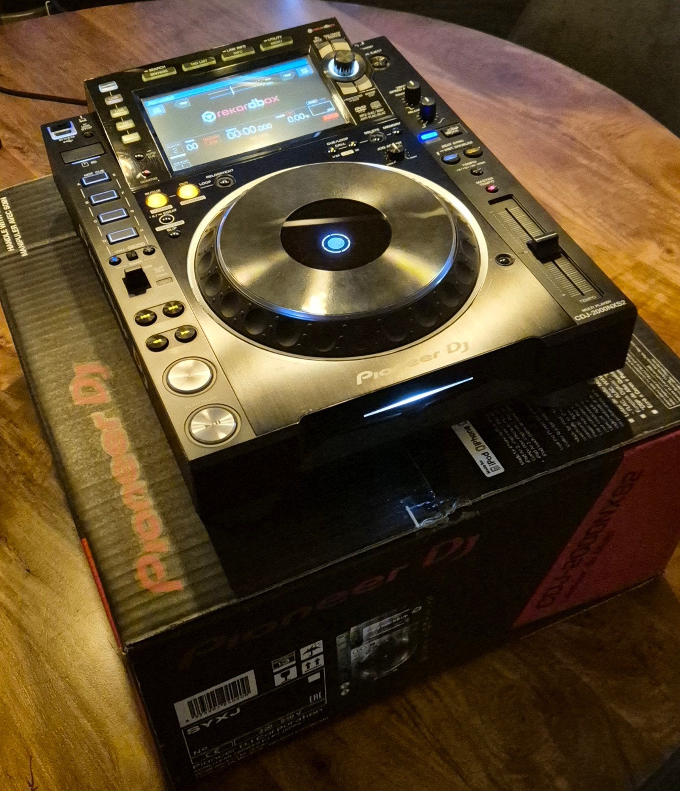 Foto 9 van Pioneer DJ Set: 2x CDJ-2000NXS2 & 1x DJM-900NXS2