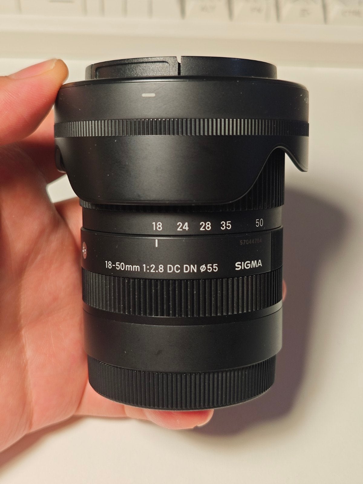 Sigma 18-50mm f/2.8 DC DN (Sony E-mount) | Complete in Box, Ophalen of Verzenden, Zo goed als nieuw, Standaardlens, Zoom