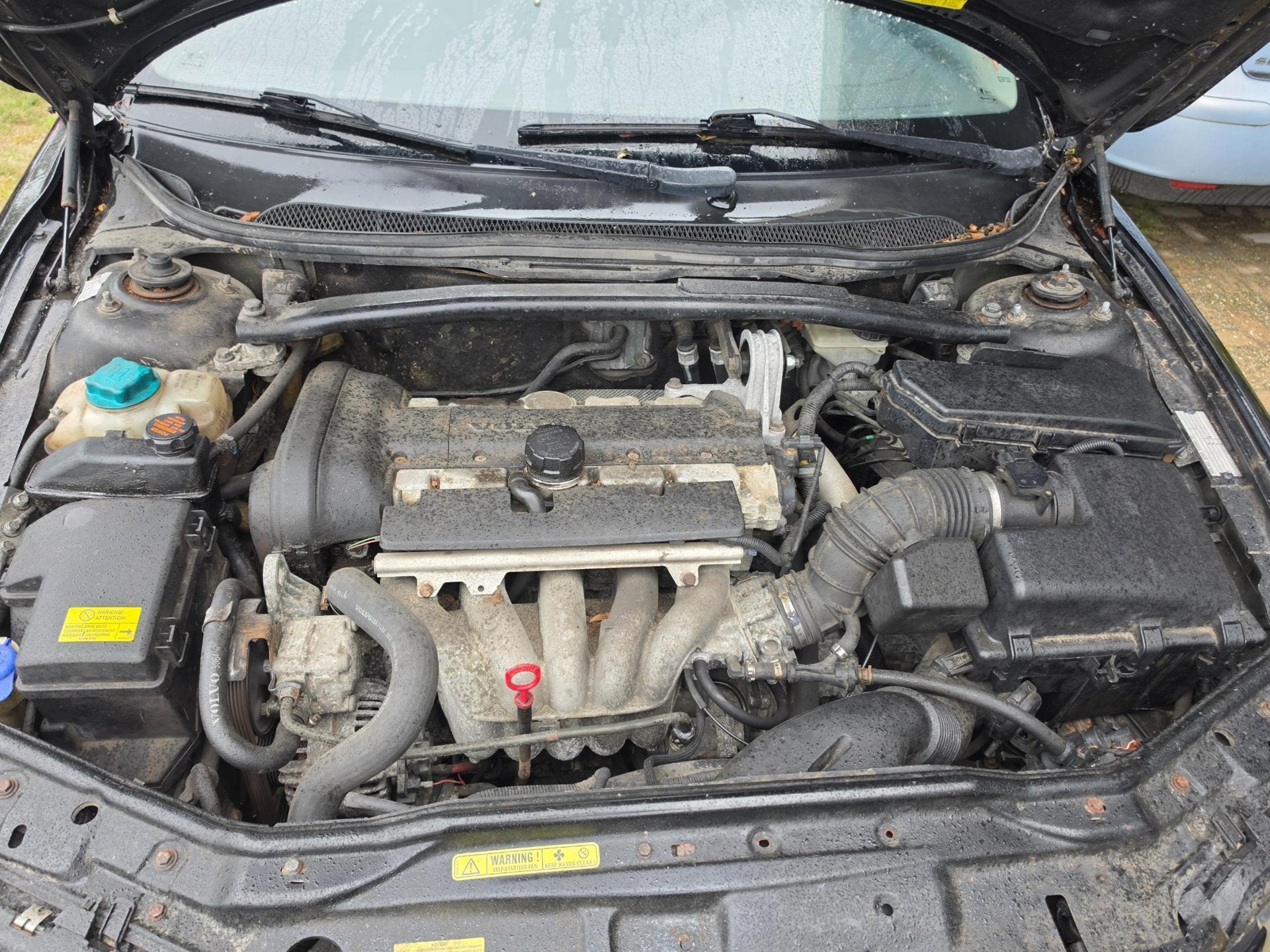 Volvo V70 2.4 Comfort Line, Auto's, Volvo, Voorwielaandrijving, Stoelverwarming, Zwart, Euro 4