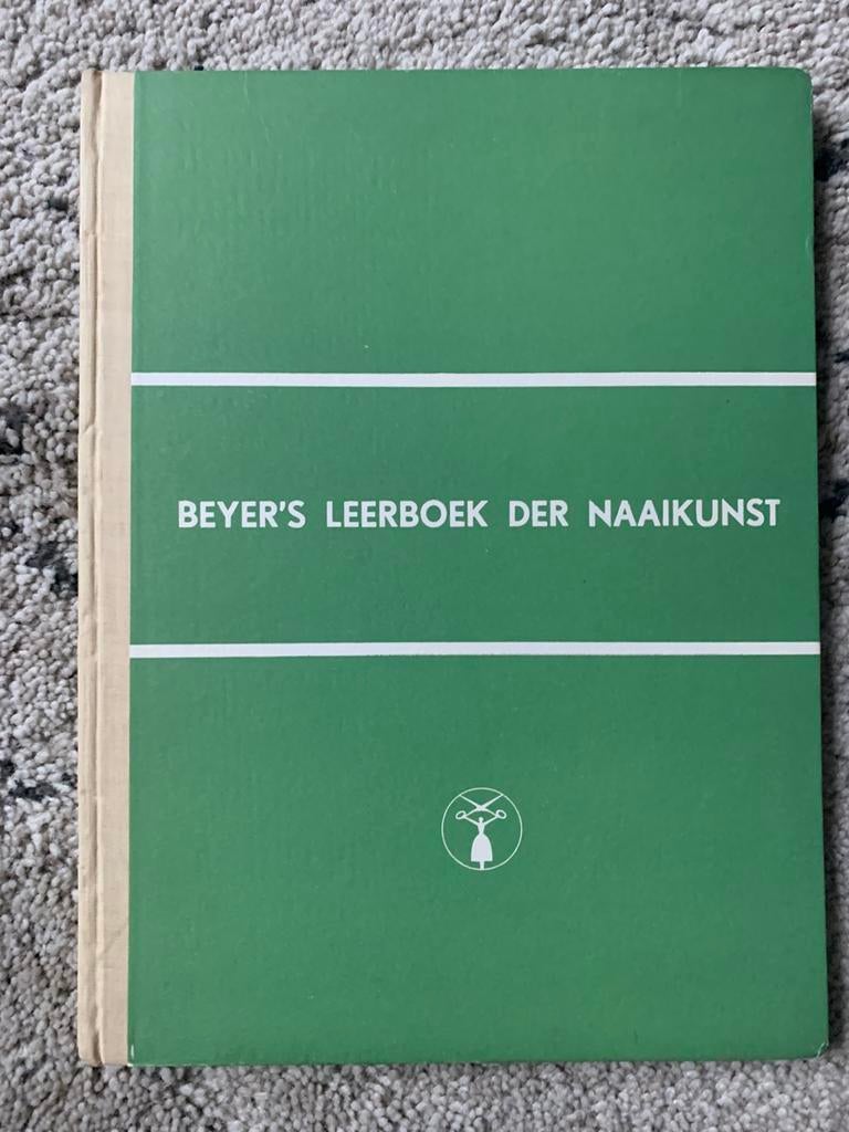 Beyer’s leerboek der naaikunst, Ophalen of Verzenden, Gebruikt, Vrouw, Overige merken