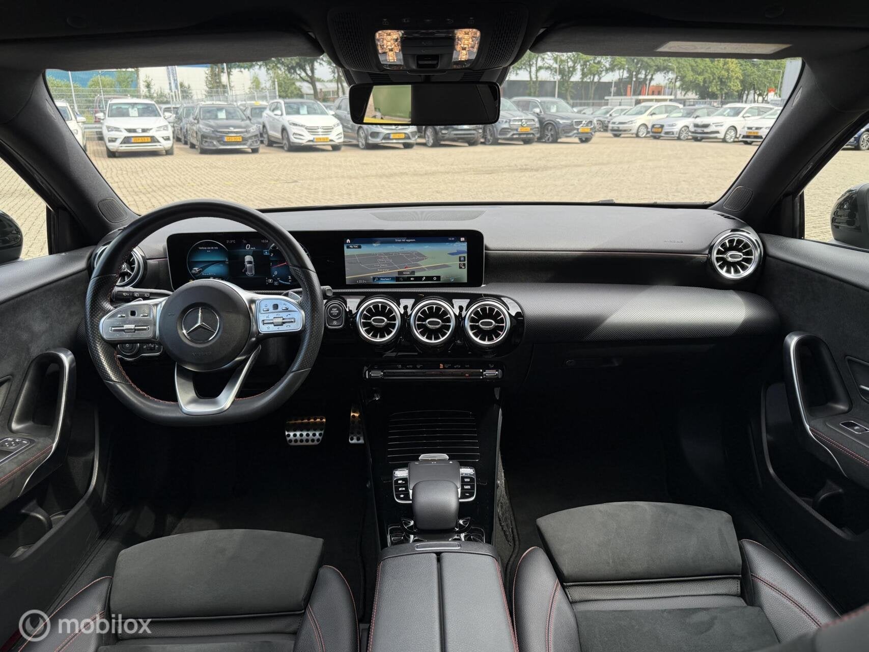 Mercedes A-klasse 250 AMG-NIGHT PAKKET | A45 UITGEVOERD |, Auto's, Mercedes-Benz, 15 km/l, Gebruikt, 4 cilinders, Bedrijf