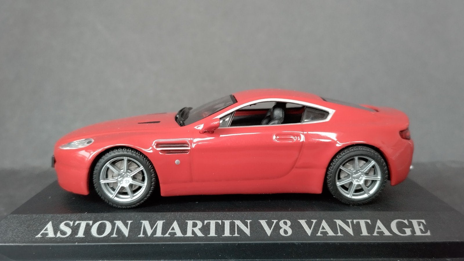 Aston Martin V8 Vantage 1:43 Altaya ixo Pol, Overige merken, Auto, Verzenden, .