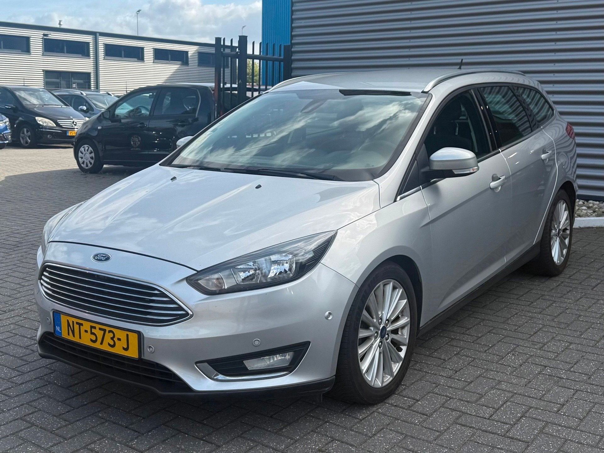 Ford Focus Wagon 1.5 TDCI Titanium Lease Edition | EX BPM!, Auto's, 4 cilinders, Origineel Nederlands, Zilver of Grijs, 120 pk