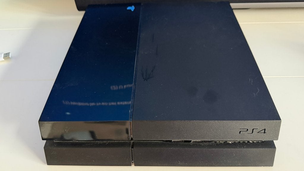 Sony PlayStation 4 2TB – 2 Controllers, 7 Games, Laadstation
