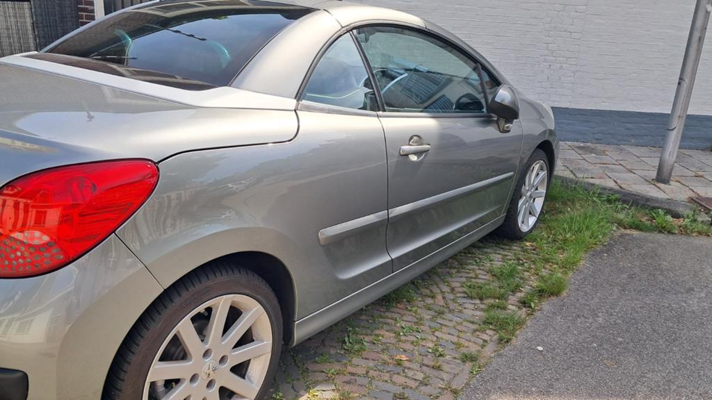Peugeot 207 1.6 16V CC 88KW 2009 Beige, Voorwielaandrijving, 15 km/l, Zwart, 4 cilinders