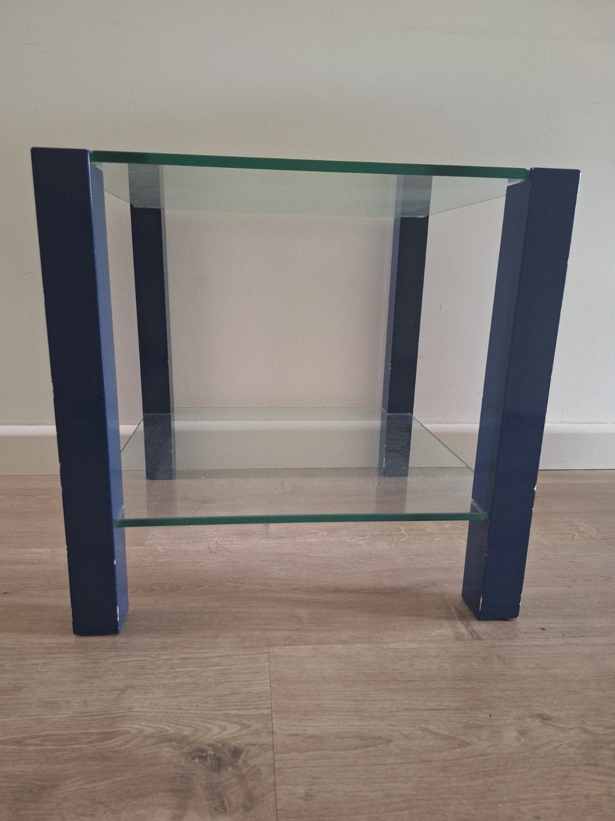 Glazen design bijzettafel glas met blauwe poten, Ophalen, Minder dan 45 cm, Minder dan 55 cm, Gebruikt