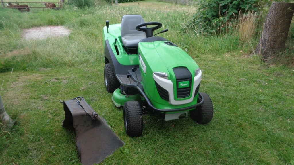 wegens inruil nette viking zitmaaier met vangbak goedlopend, Tuin en Terras, Zitmaaiers, Ophalen, Viking, Gebruikt, Viking