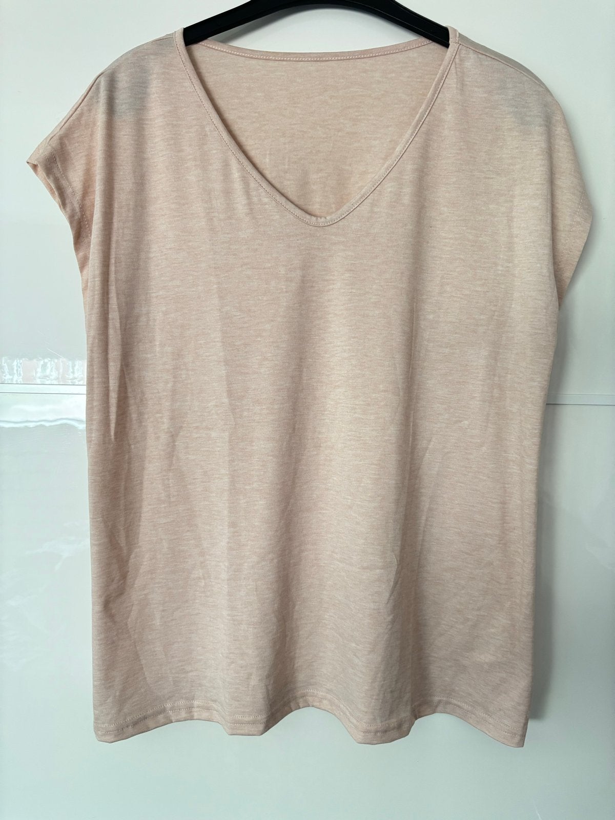 Peach kleur T-shirt met V-hals en korte mouwen maat L, Maat 42/44 (L), Nieuw, Ophalen of Verzenden, Korte mouw