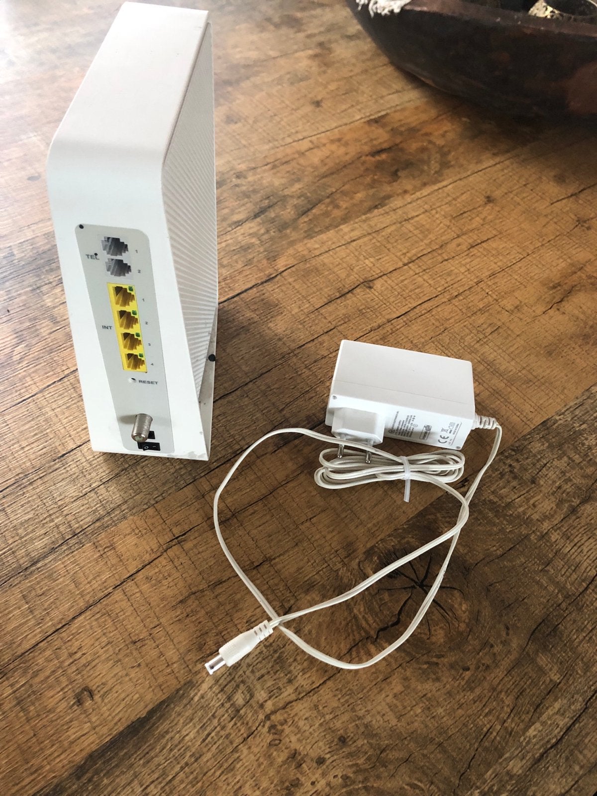 Ziggo Connectbox modem/router, Ophalen of Verzenden, Gebruikt, Router met modem