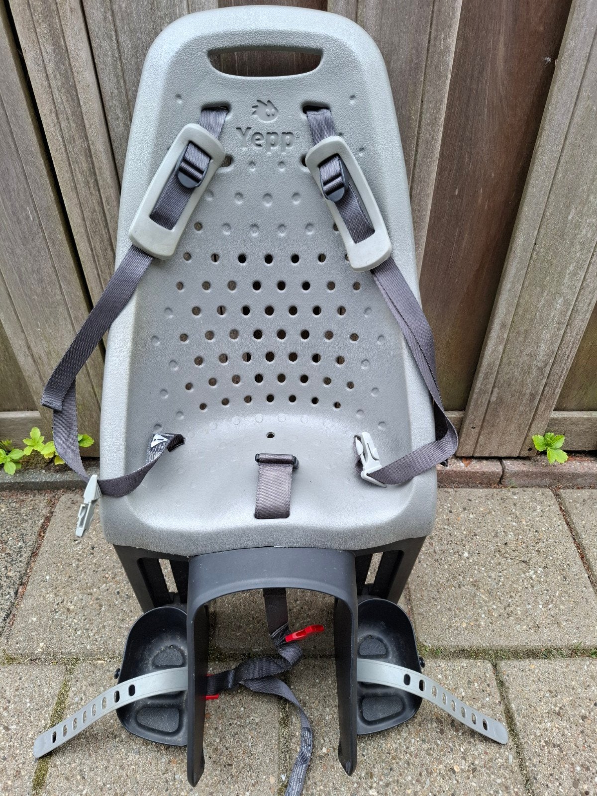 Yepp fietsstoeltje achterzijde, goede staat, met 2 sleutels, Fietsen en Brommers, Ophalen, Achterzitje, Yepp, Gebruikt
