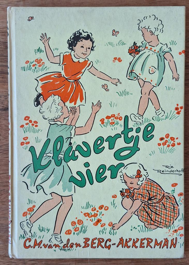 Klavertje vier - C.M. van den Berg-Akkerman, Ophalen of Verzenden, Gelezen, C.M. van den Berg-Akkerman