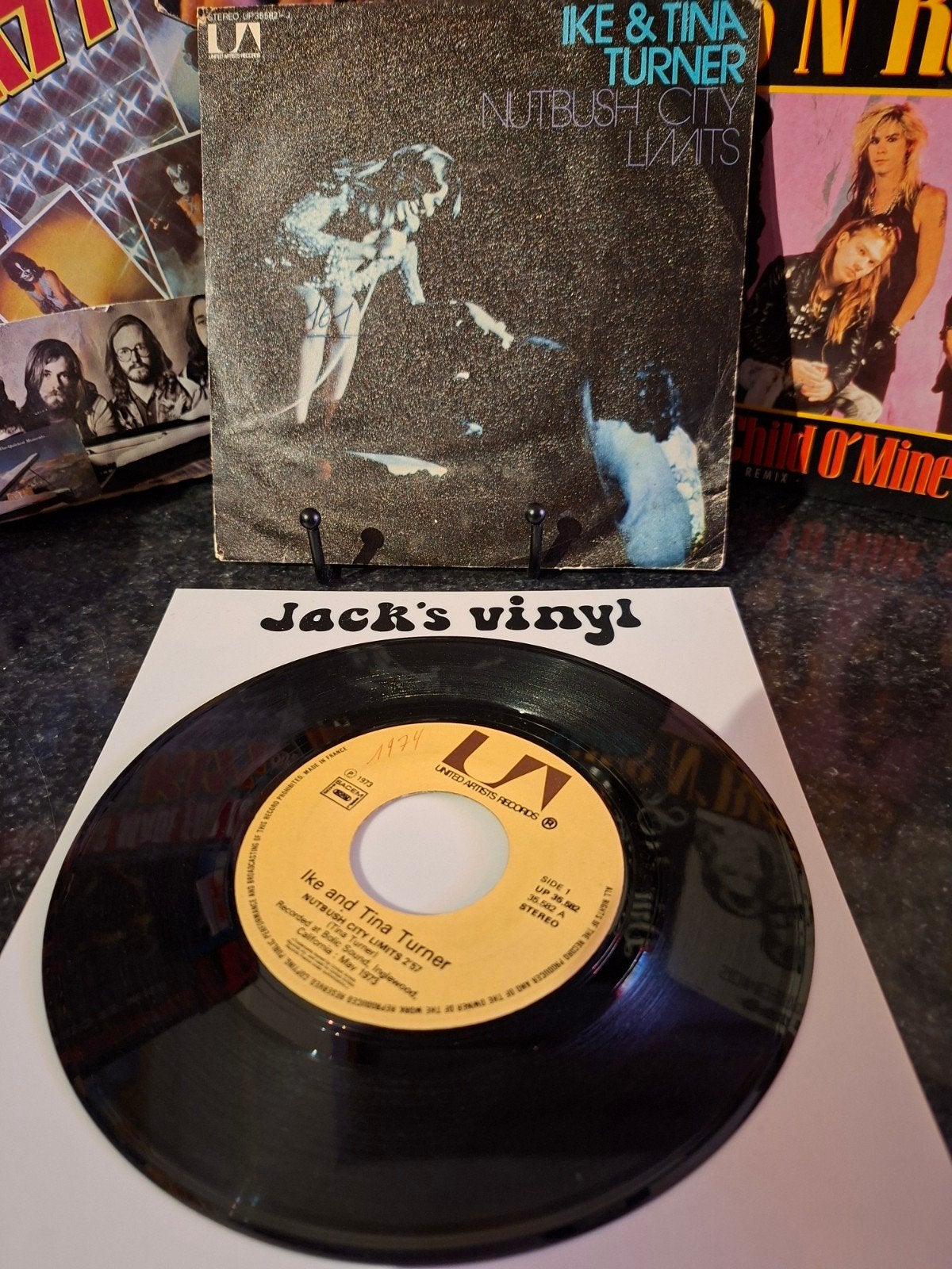 Ike & Tina Turner - Nutbush City Limits    1973, Gebruikt, 7 inch, Ophalen of Verzenden, Beschermende buitenhoes