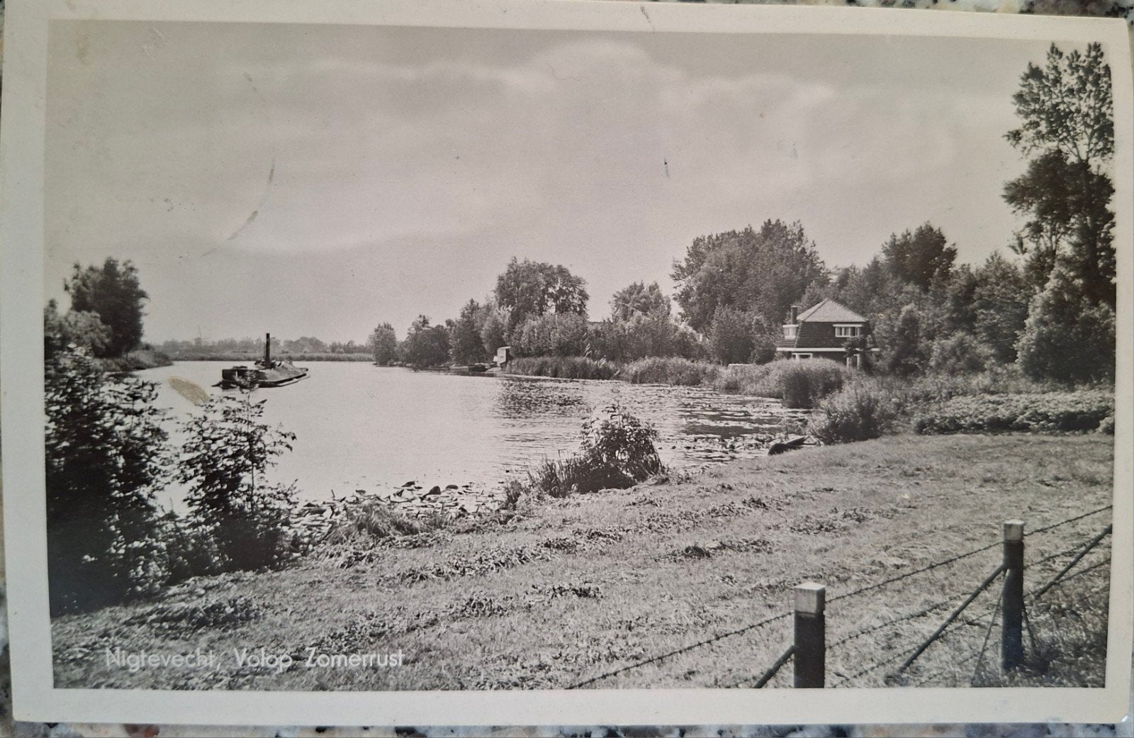 Nigtevecht, Volop Zomerrust met boot, Ophalen of Verzenden