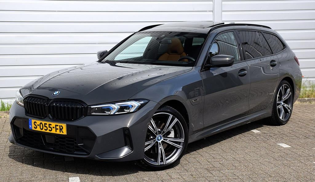 BMW 3-serie Touring 330e*M-Pakket*Dak*Trekhaak*140Dkm*Keyles, 1998 cc, Gebruikt, Euro 6, 4 cilinders