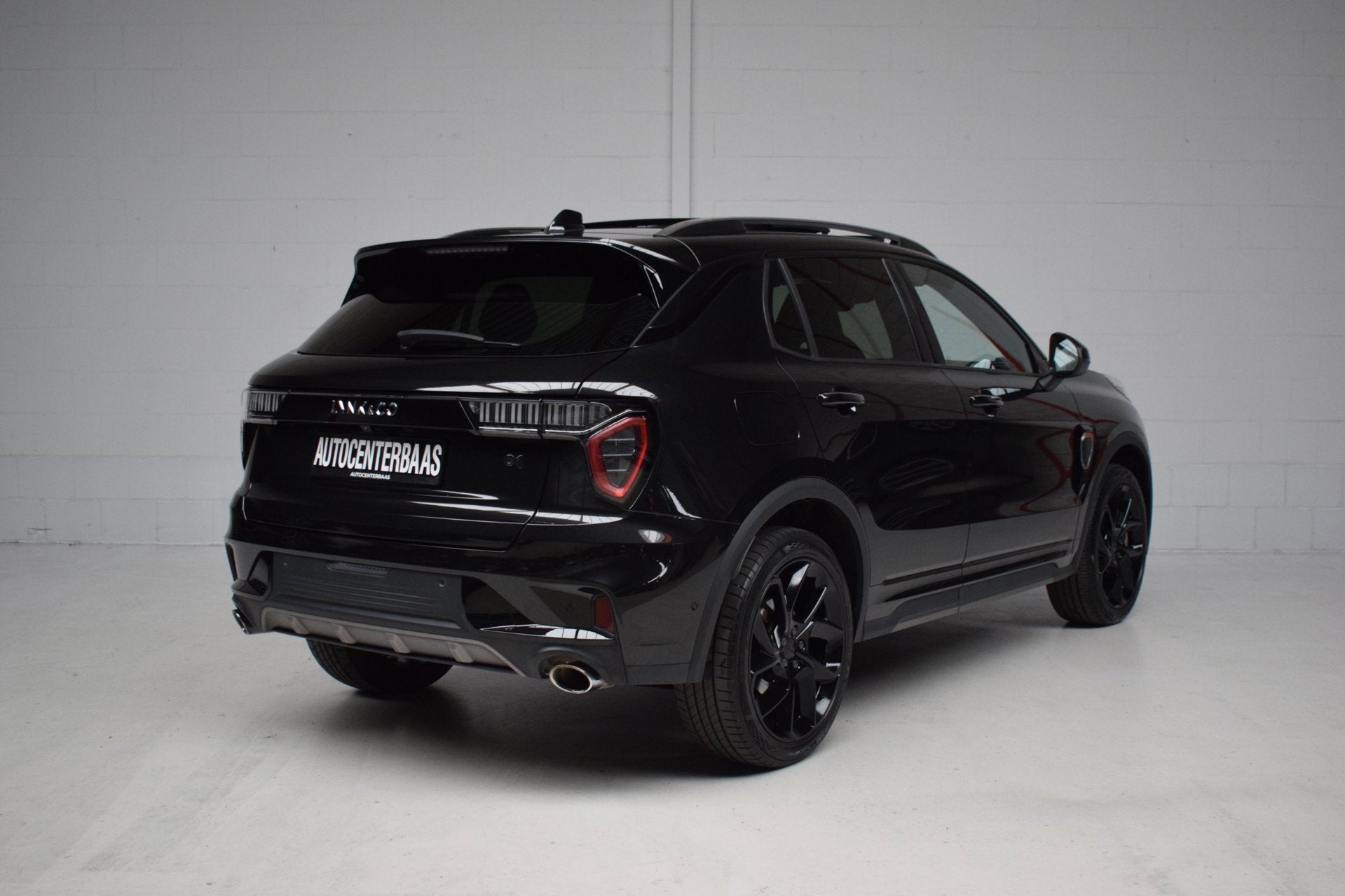 Lynk & Co 01 1.5 PHEV Black-edition ZWARTE HEMEL / VIRTUAL /, Auto's, Dealer onderhouden, Euro 6, Zwart, Bedrijf