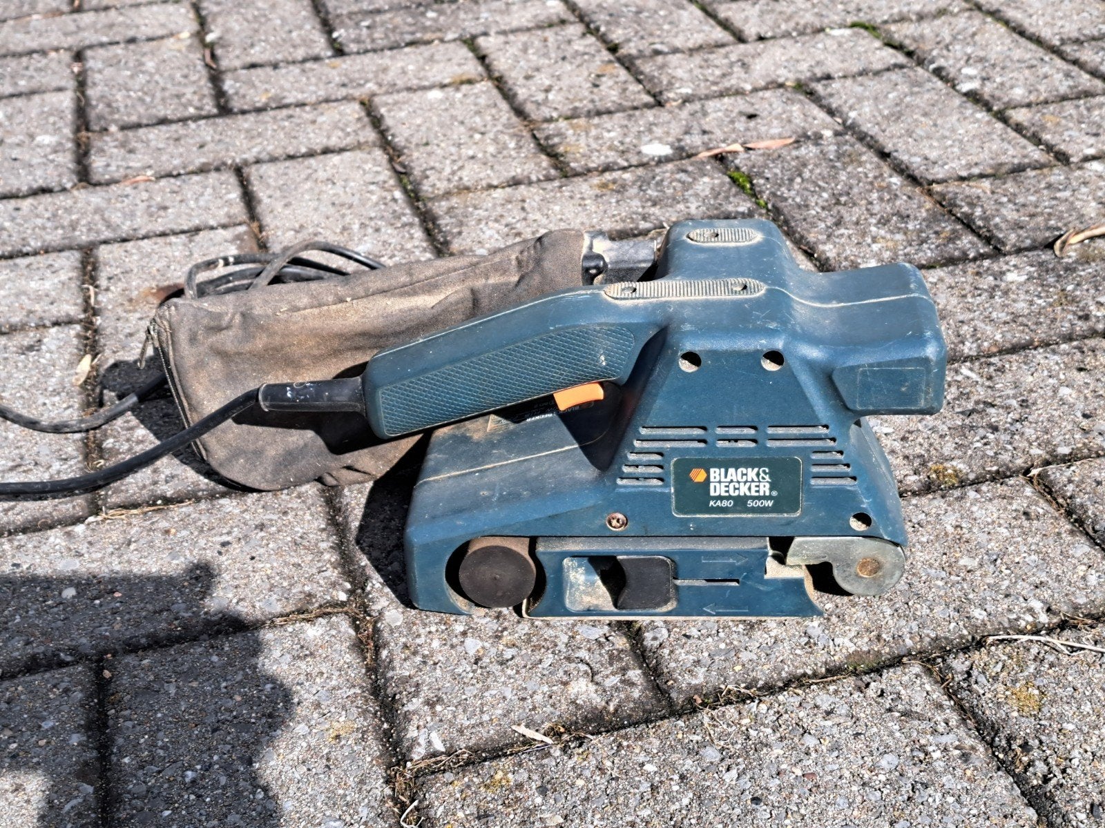 Black & decker bandschuurmachine, Ophalen of Verzenden, Gebruikt, Minder dan 600 watt, Bandschuurmachine