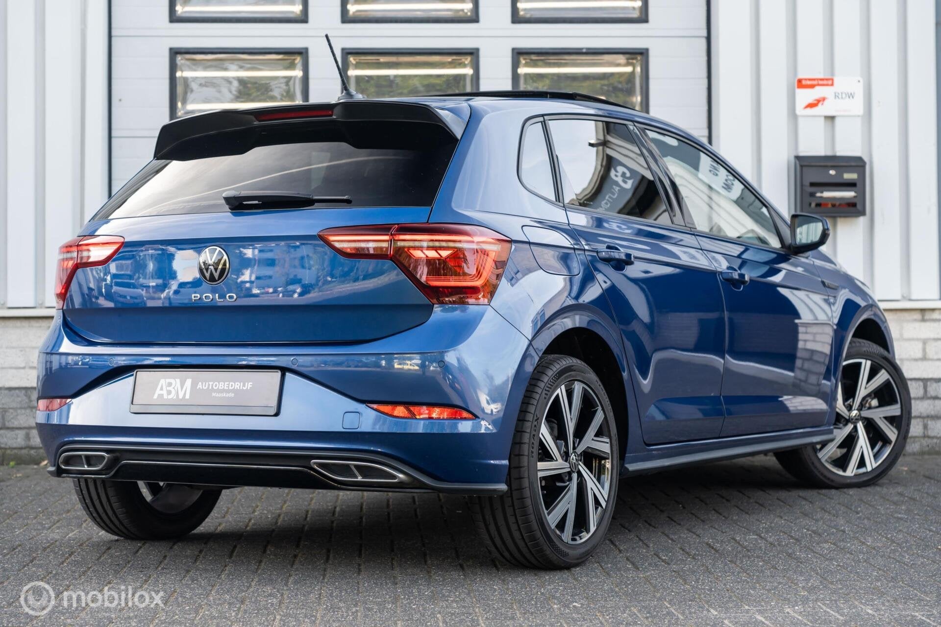 Volkswagen Polo 1.0 TSI 3X R-Line PANO IQ-LIGHT CAMERA BEATS, Auto's, Dealer onderhouden, Gebruikt, Bedrijf, 3 cilinders