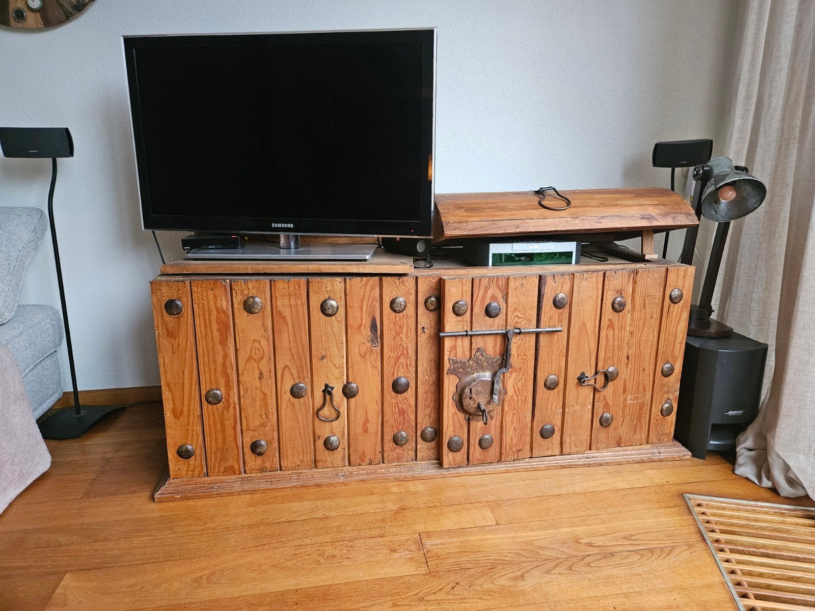 Dressoir- / tv-kast, Ophalen, 25 tot 50 cm, Minder dan 100 cm