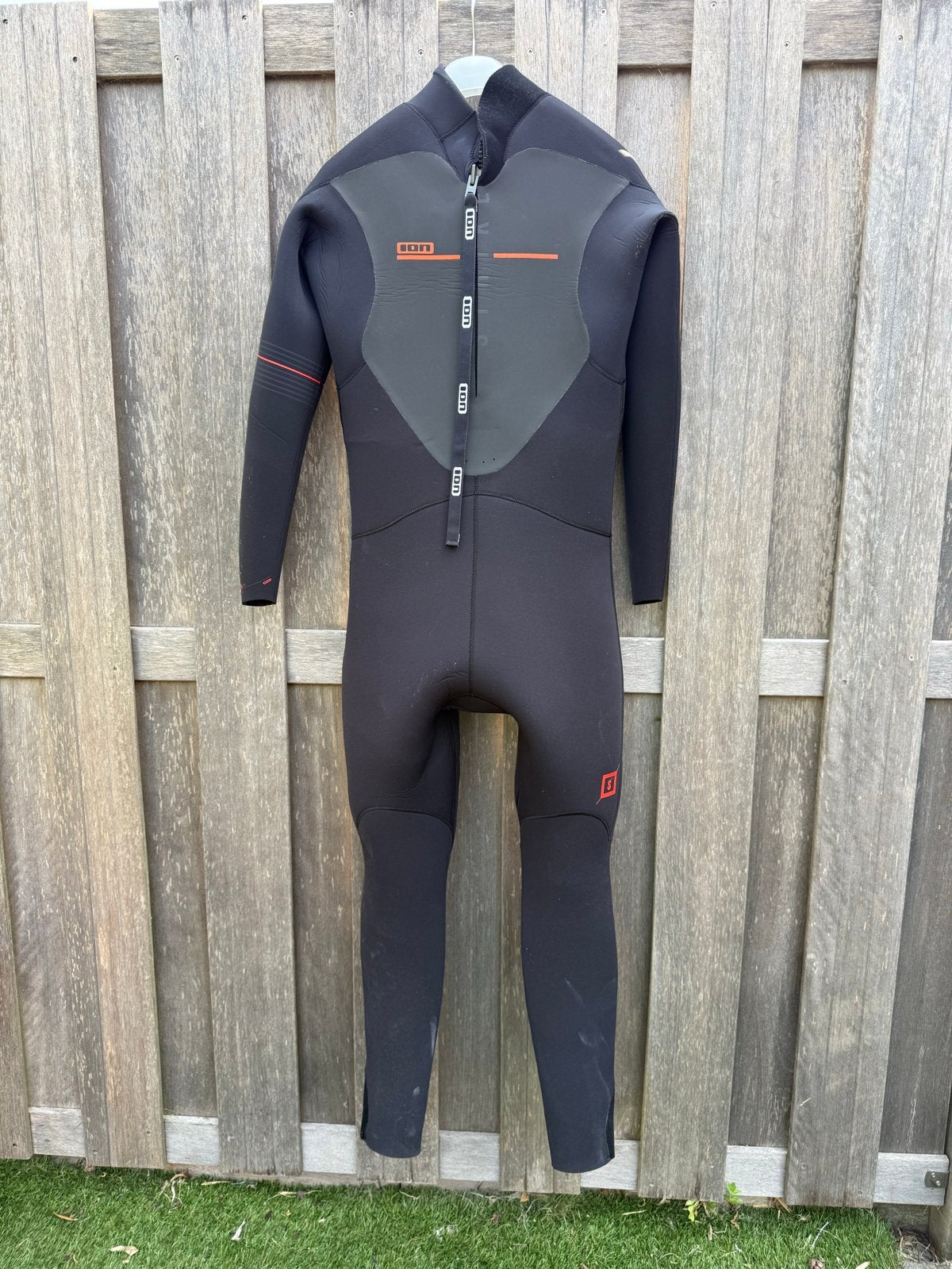 ION Strike Semidry Wetsuit 5.5/4.5 mm - Maat S, Watersport en Boten, Ophalen, Gebruikt, Dame of Heer, Wetsuit