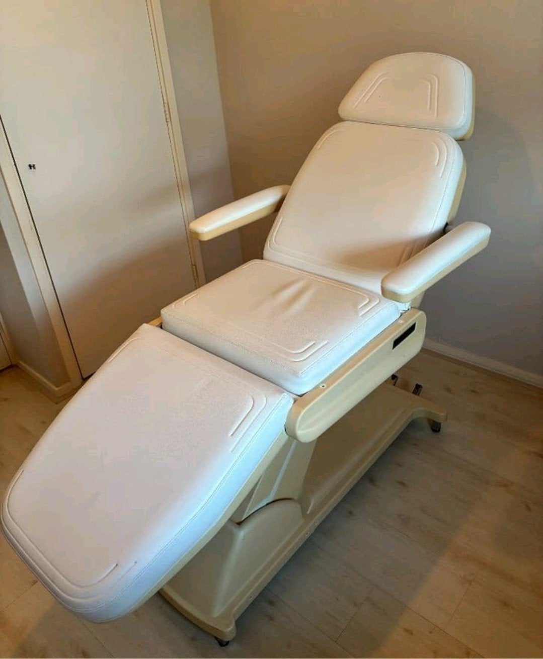 Salonstoel, Ophalen of Verzenden, Massagetafel