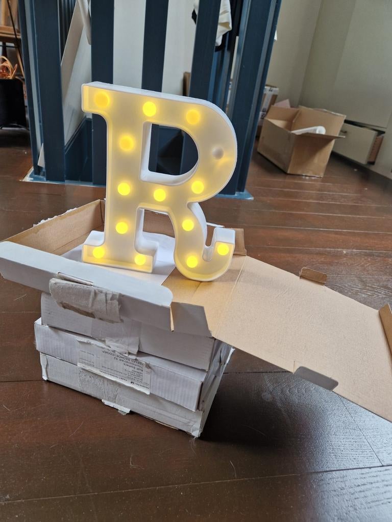 Lichtletter R - 22cm (4x), Ophalen, Zo goed als nieuw, Versiering