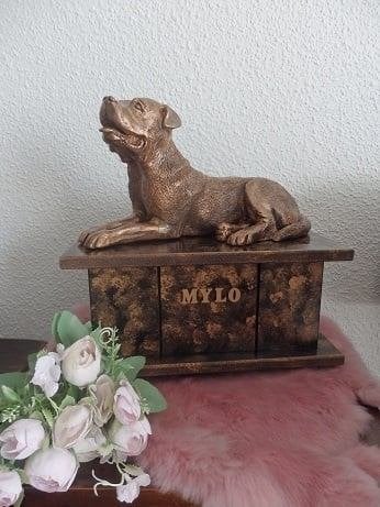 Amerikaanse Bulldog hondenbeeld op urn als set handgemaakt, Ophalen of Verzenden, Nieuw, Overige typen