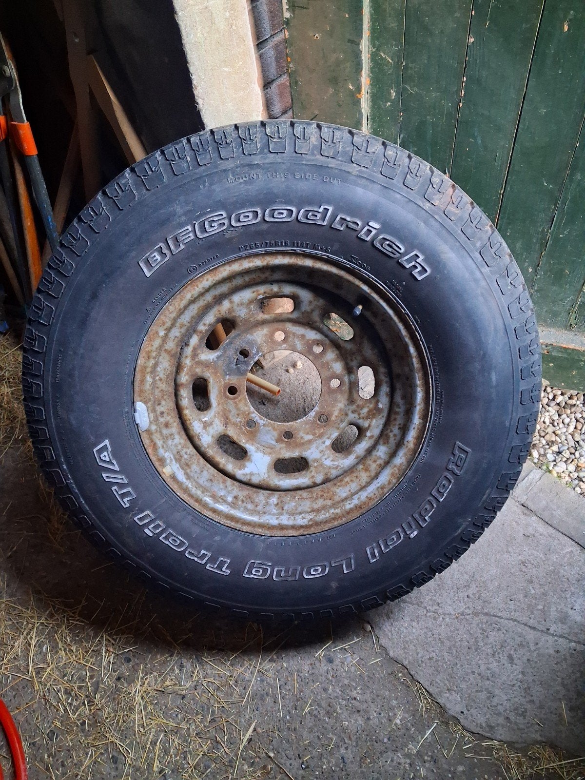 BF Goodrich band 265/75R16, Ophalen, Zo goed als nieuw