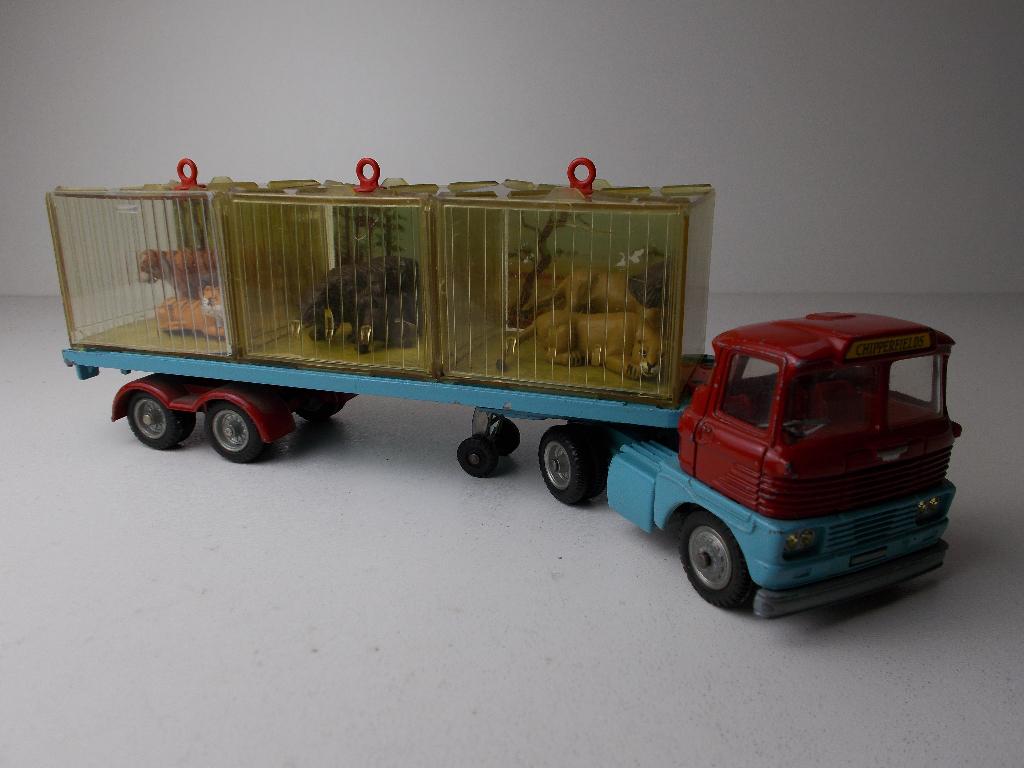1968 Corgi MajorToys 1139 CHIPPERFIELDS CIRCUS MENAGERIE (C)