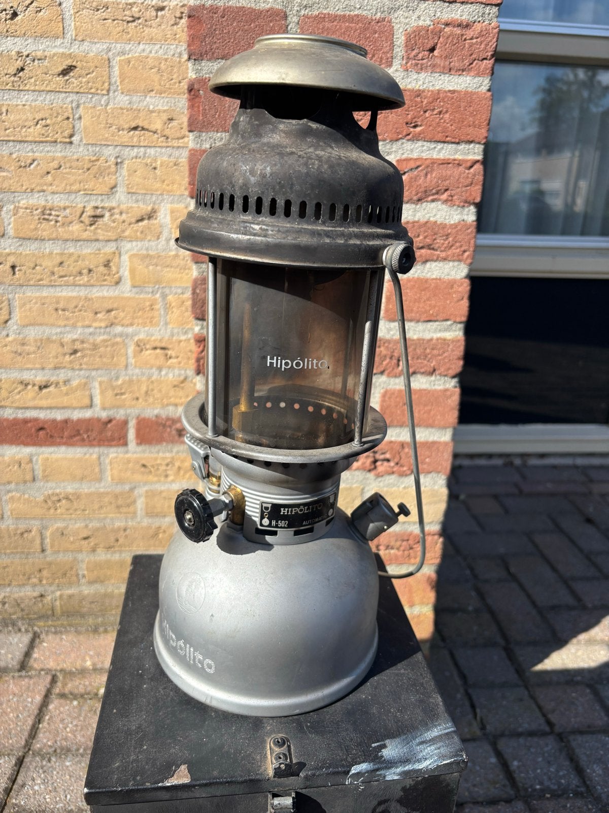 Hipolito H-502 petroleumlamp Koninklijke Landmacht, Ophalen